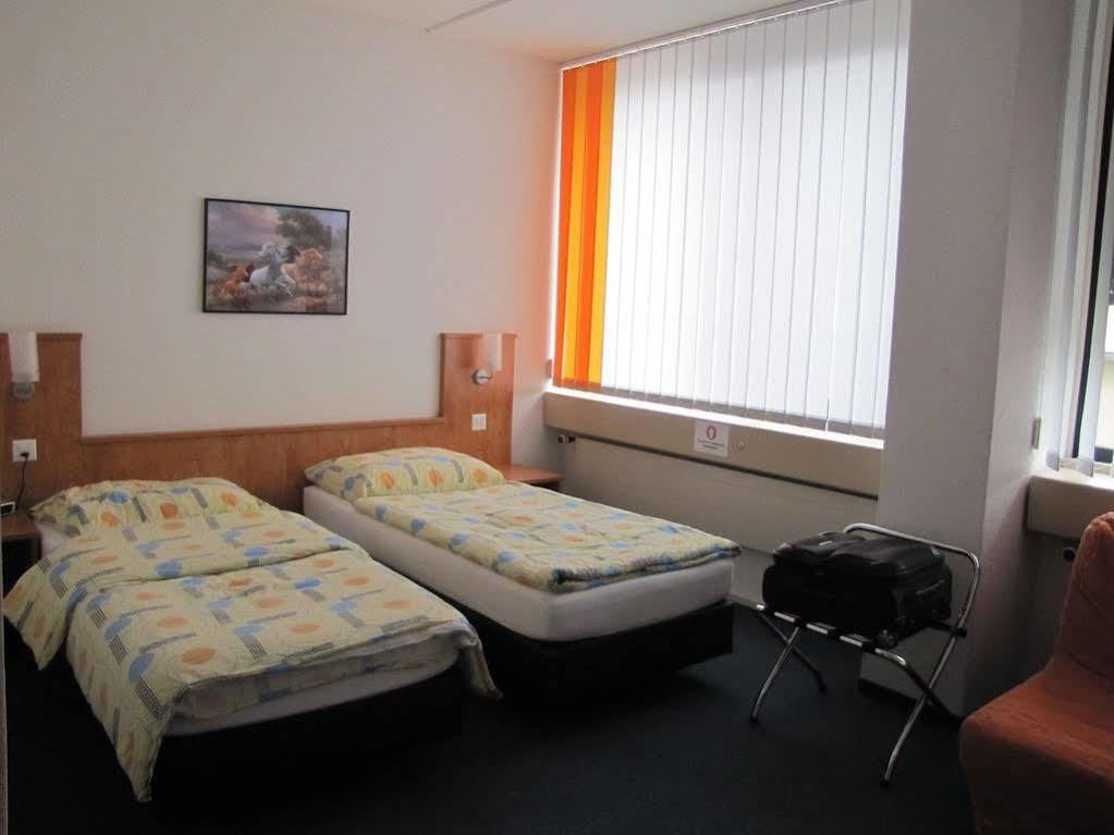 Budget Motel Dällikon Buitenkant foto